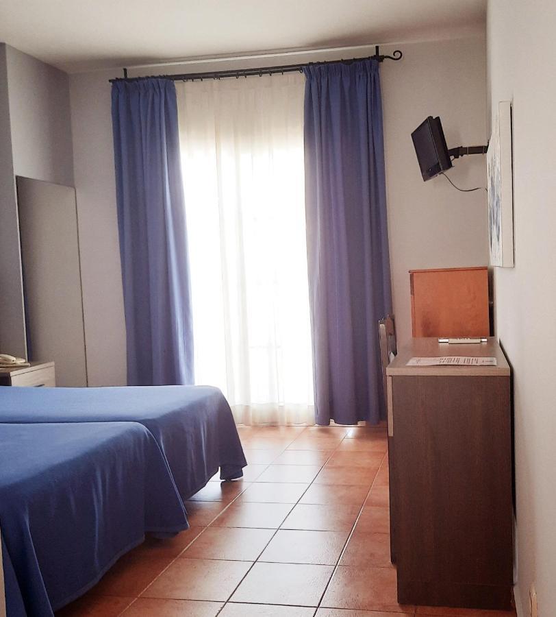 Hostal La Colonia ماربيا المظهر الخارجي الصورة