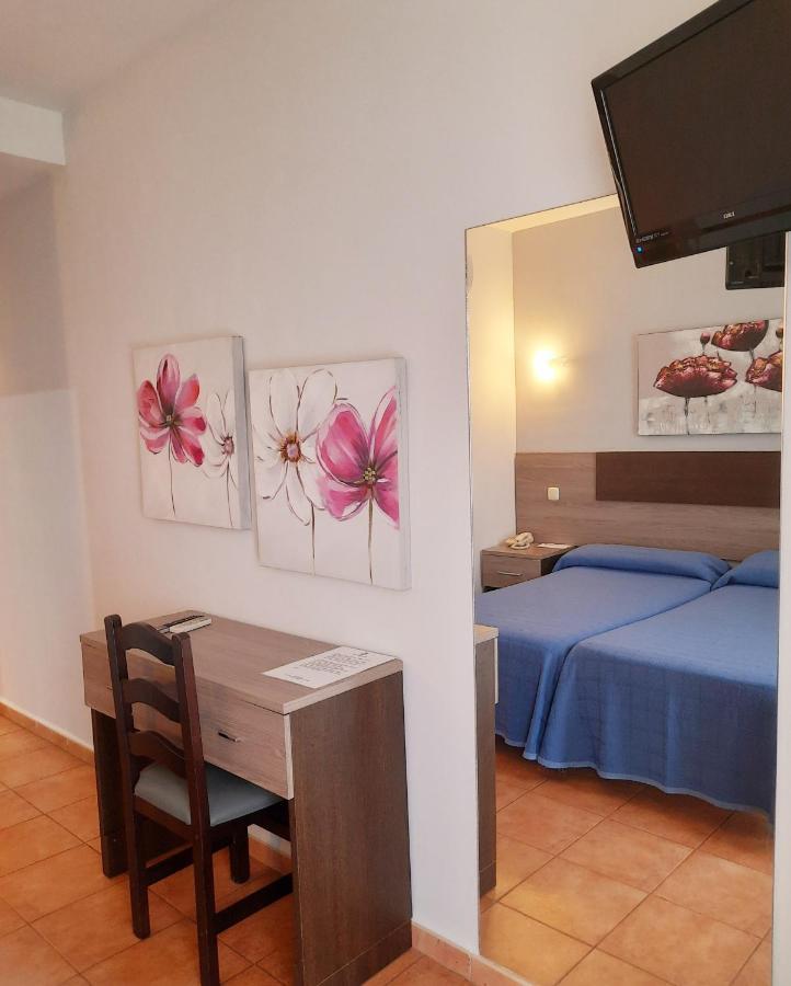 Hostal La Colonia ماربيا المظهر الخارجي الصورة